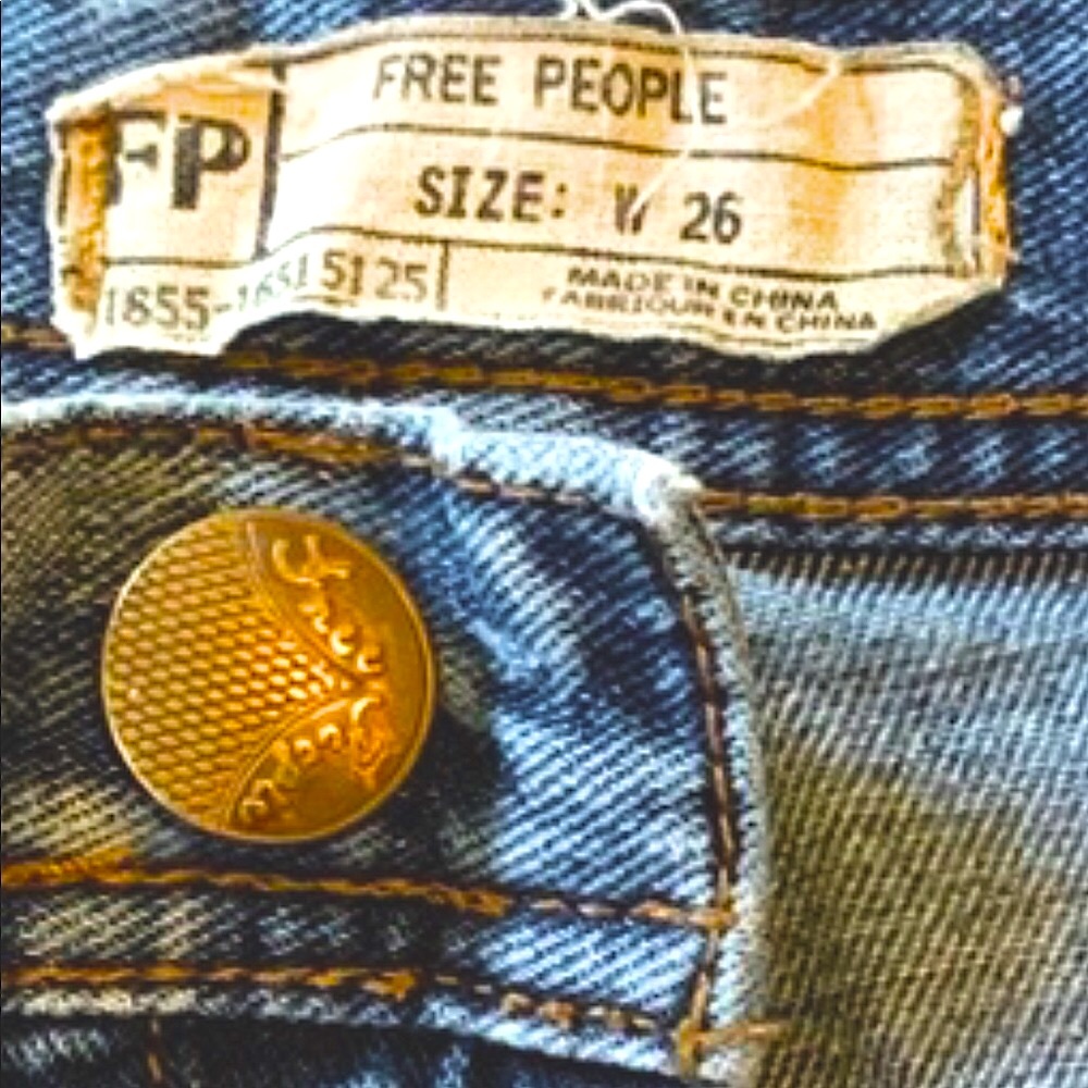 FREE PEOPLE Cutoff Denim Short Raw Hem, Button-up Fly, Side Slits, Boyfriend Fit - Picture 4 of 11